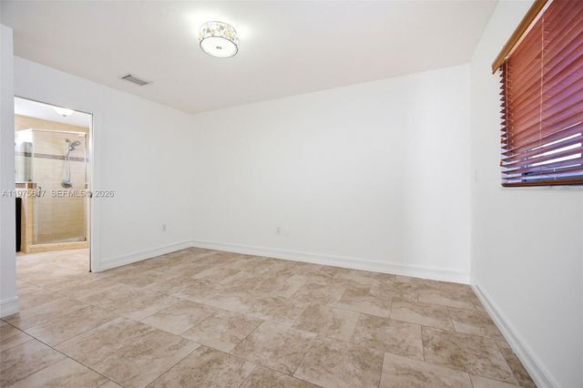 561 SW 87th Ct, Miami, FL 33174