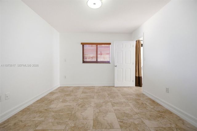 561 SW 87th Ct, Miami, FL 33174