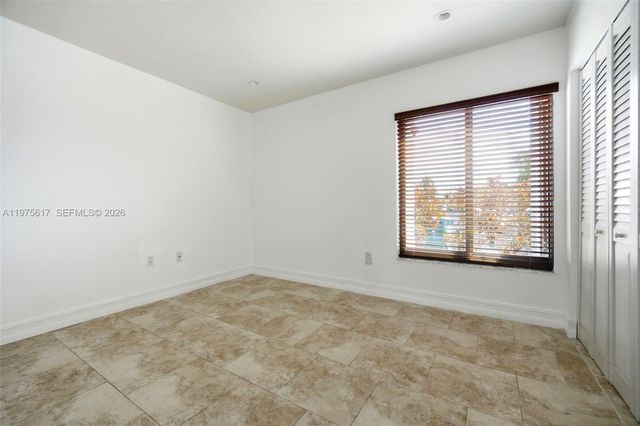 561 SW 87th Ct, Miami, FL 33174