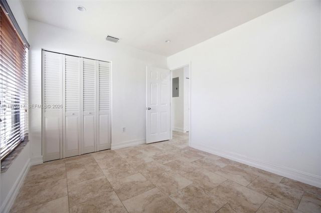 561 SW 87th Ct, Miami, FL 33174