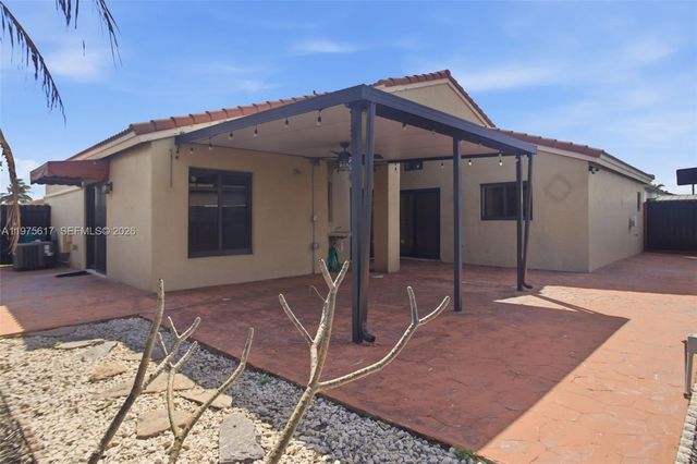 561 SW 87th Ct, Miami, FL 33174