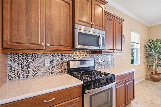 5040 LAKE OVERLOOK AVENUE, Bradenton, FL 34208