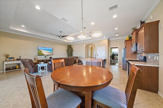 5040 LAKE OVERLOOK AVENUE, Bradenton, FL 34208