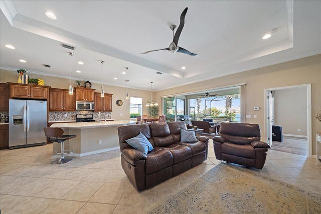 5040 LAKE OVERLOOK AVENUE, Bradenton, FL 34208