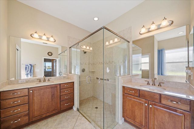 5040 LAKE OVERLOOK AVENUE, Bradenton, FL 34208