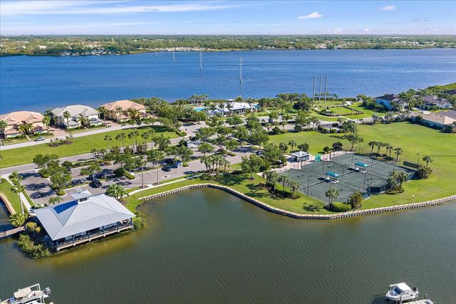 5040 LAKE OVERLOOK AVENUE, Bradenton, FL 34208