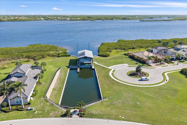 5040 LAKE OVERLOOK AVENUE, Bradenton, FL 34208