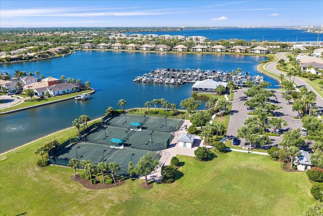 5040 LAKE OVERLOOK AVENUE, Bradenton, FL 34208