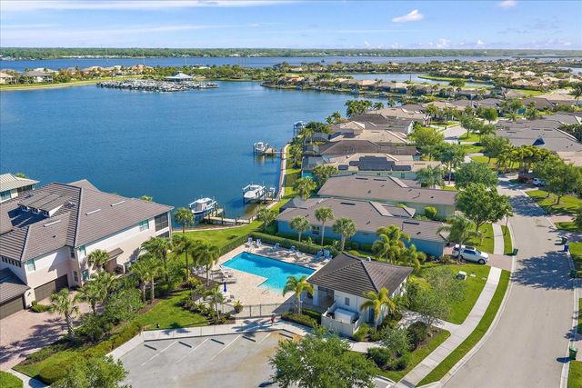 5040 LAKE OVERLOOK AVENUE, Bradenton, FL 34208