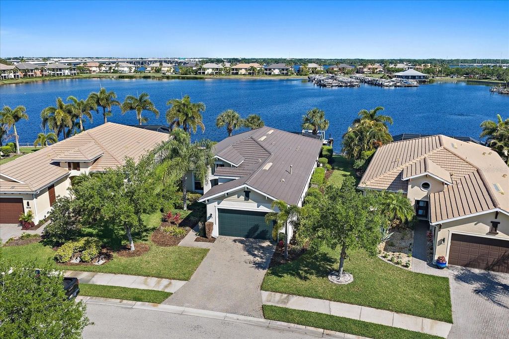 5040 LAKE OVERLOOK AVENUE, Bradenton, FL 34208