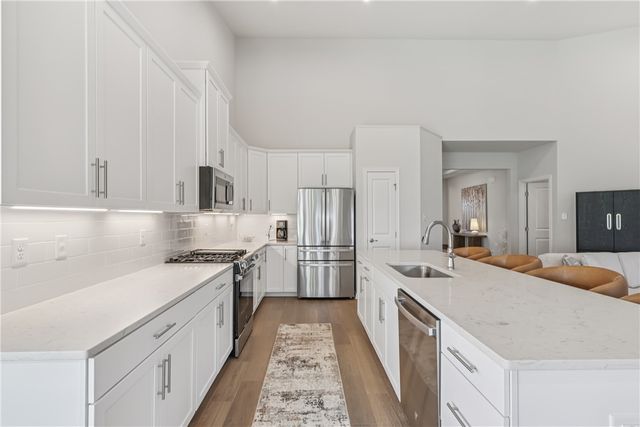 332 Red Bud Ln, South Strabane, PA 15301