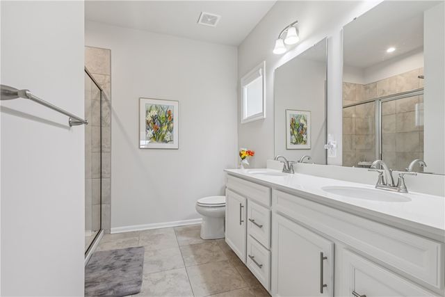 332 Red Bud Ln, South Strabane, PA 15301