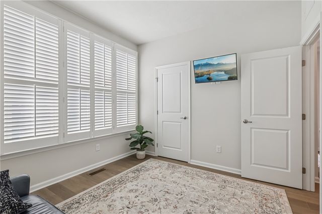 332 Red Bud Ln, South Strabane, PA 15301