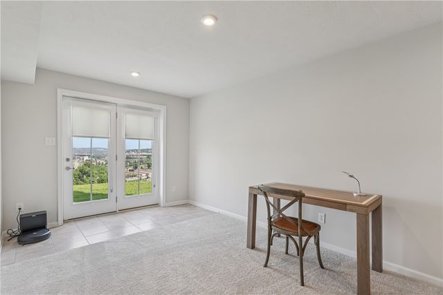 332 Red Bud Ln, South Strabane, PA 15301