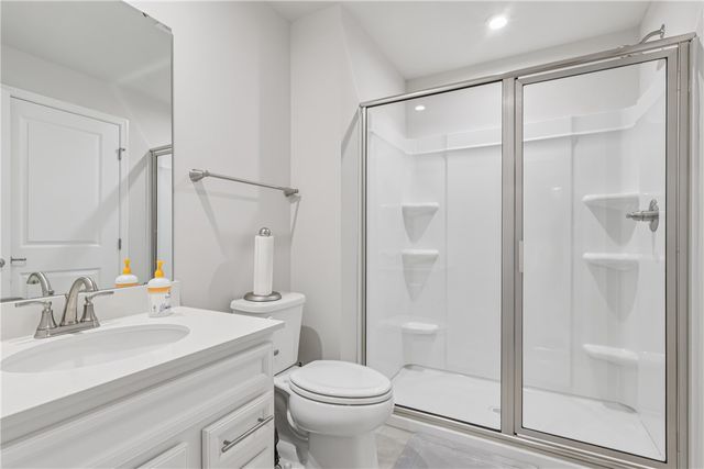 332 Red Bud Ln, South Strabane, PA 15301