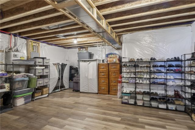 332 Red Bud Ln, South Strabane, PA 15301