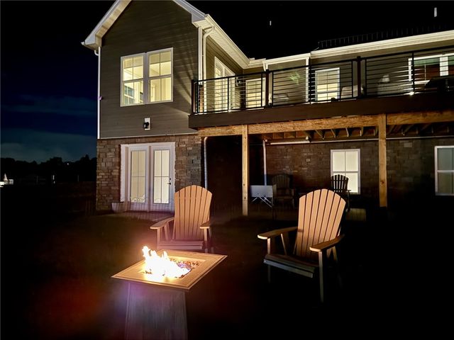 332 Red Bud Ln, South Strabane, PA 15301