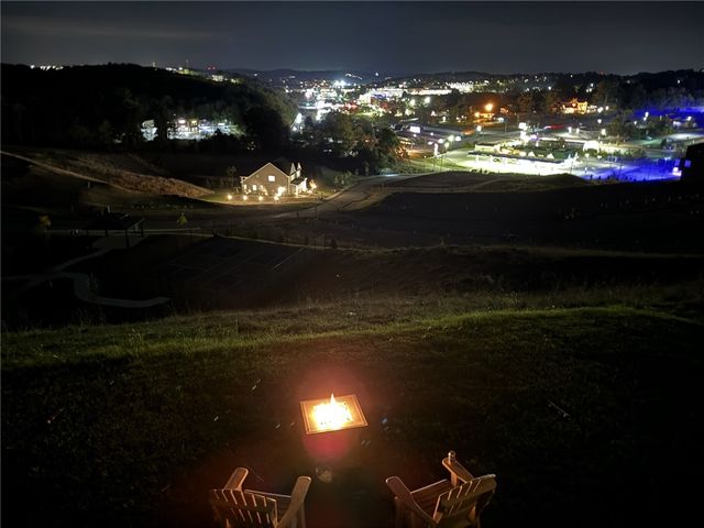 332 Red Bud Ln, South Strabane, PA 15301