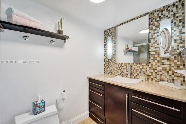1025 SE 3rd Ave 108, Dania Beach, FL 33004