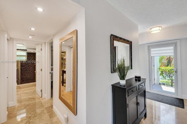 1025 SE 3rd Ave 108, Dania Beach, FL 33004