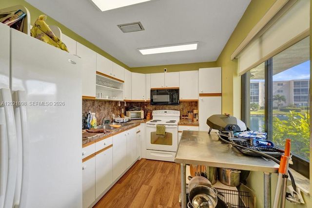 1025 SE 3rd Ave 108, Dania Beach, FL 33004