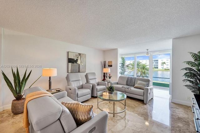 1025 SE 3rd Ave 108, Dania Beach, FL 33004