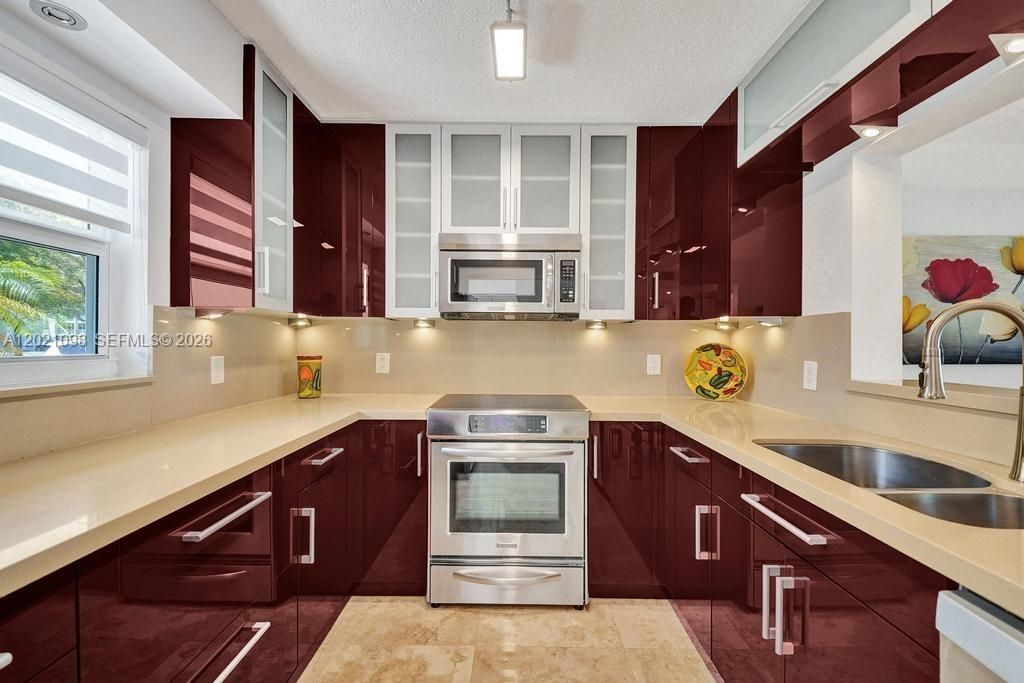 1025 SE 3rd Ave 108, Dania Beach, FL 33004