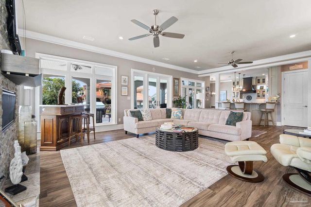 1639 Llani Ln, Gulf Breeze, FL 32563