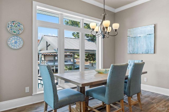 1639 Llani Ln, Gulf Breeze, FL 32563