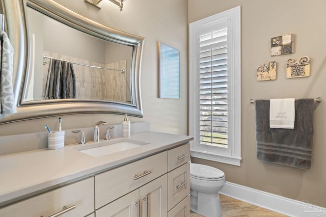 1639 Llani Ln, Gulf Breeze, FL 32563