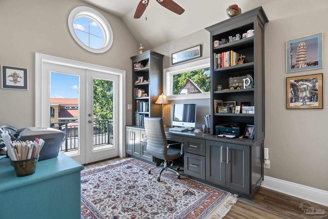 1639 Llani Ln, Gulf Breeze, FL 32563