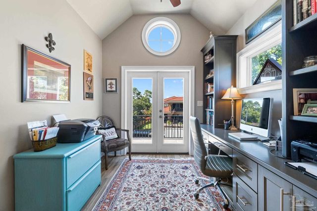 1639 Llani Ln, Gulf Breeze, FL 32563