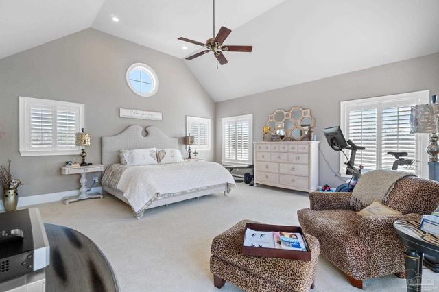 1639 Llani Ln, Gulf Breeze, FL 32563