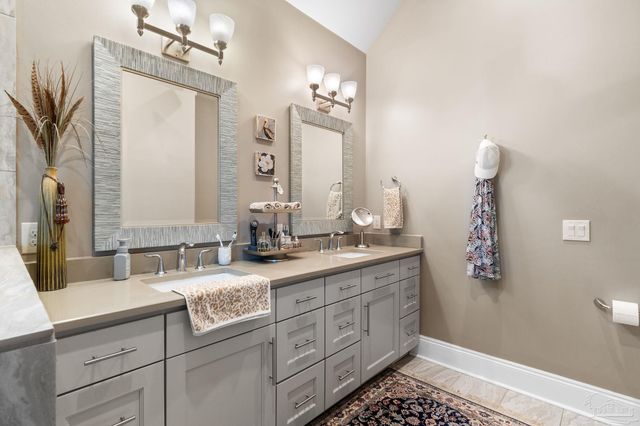 1639 Llani Ln, Gulf Breeze, FL 32563