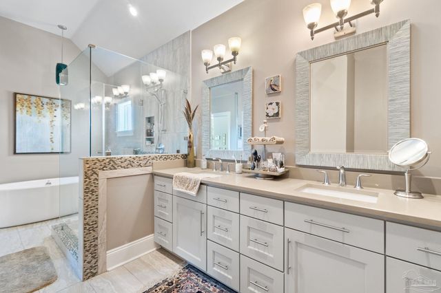 1639 Llani Ln, Gulf Breeze, FL 32563