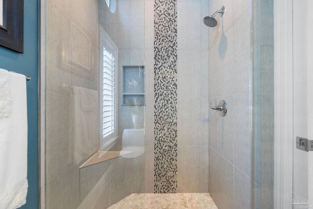 1639 Llani Ln, Gulf Breeze, FL 32563