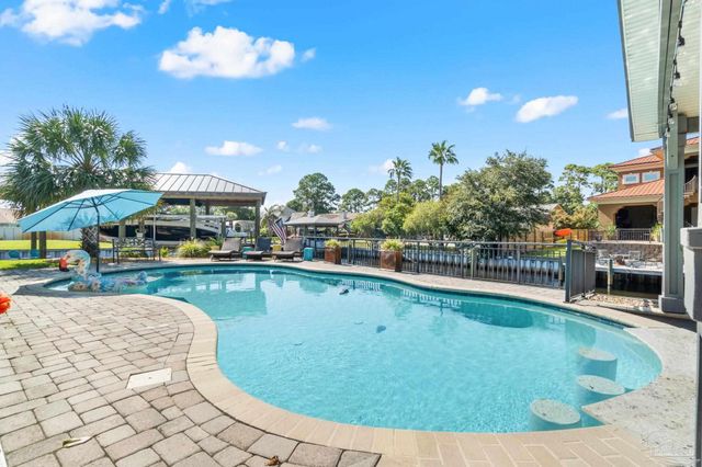 1639 Llani Ln, Gulf Breeze, FL 32563