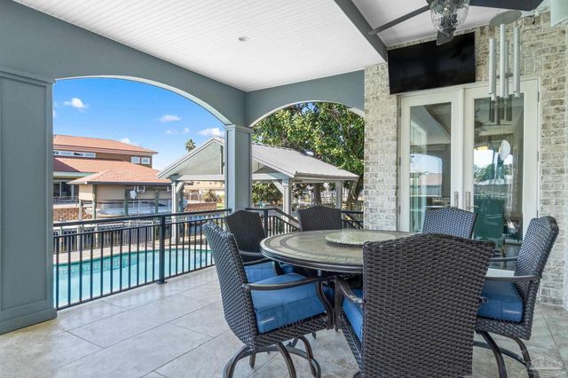 1639 Llani Ln, Gulf Breeze, FL 32563