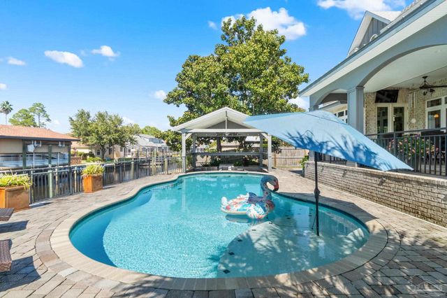 1639 Llani Ln, Gulf Breeze, FL 32563