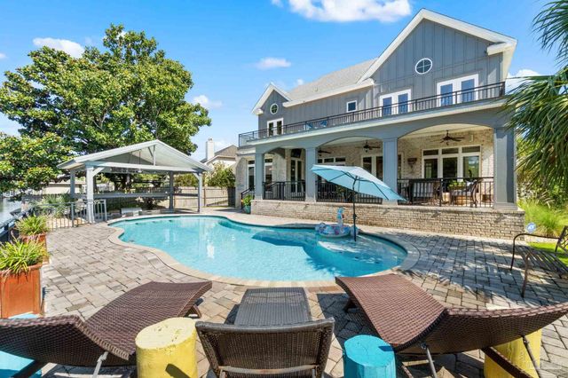 1639 Llani Ln, Gulf Breeze, FL 32563