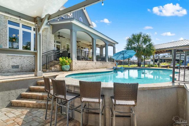 1639 Llani Ln, Gulf Breeze, FL 32563