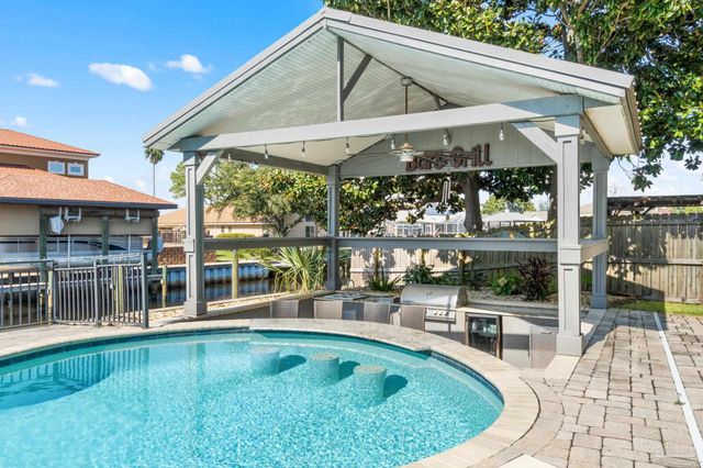 1639 Llani Ln, Gulf Breeze, FL 32563