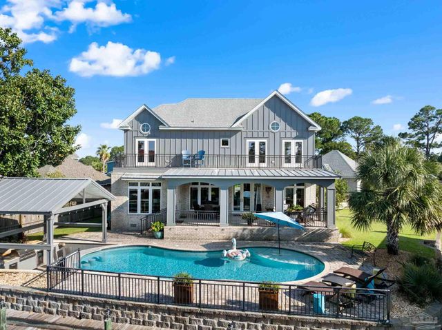 1639 Llani Ln, Gulf Breeze, FL 32563