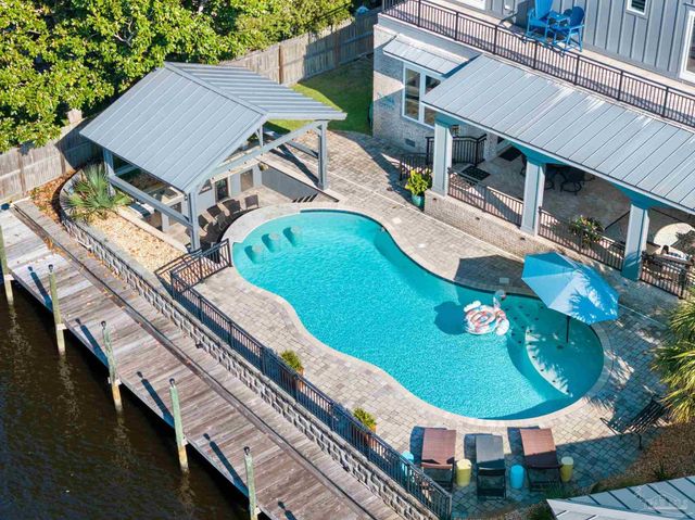 1639 Llani Ln, Gulf Breeze, FL 32563