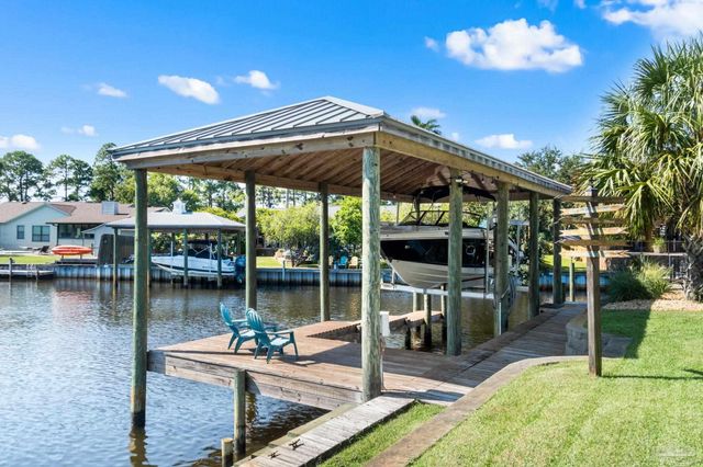 1639 Llani Ln, Gulf Breeze, FL 32563