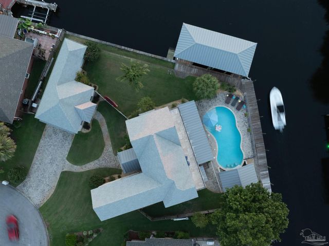 1639 Llani Ln, Gulf Breeze, FL 32563