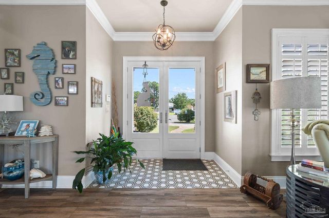 1639 Llani Ln, Gulf Breeze, FL 32563