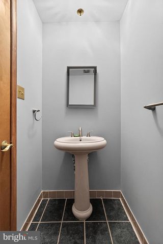 2111 N 18TH ST, Philadelphia, PA 19121