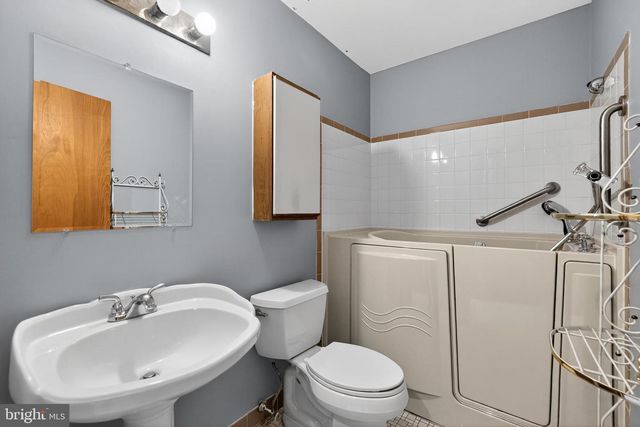 2111 N 18TH ST, Philadelphia, PA 19121