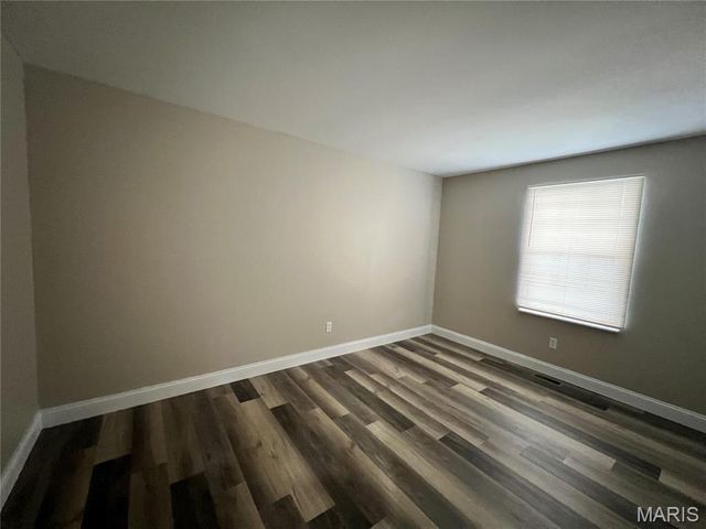 158 Universal Drive, St Peters, MO 63376